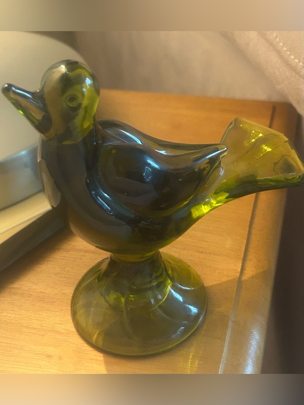 Mid-century modern Viking Glass Robin figurine in Avocado Green colorway.
